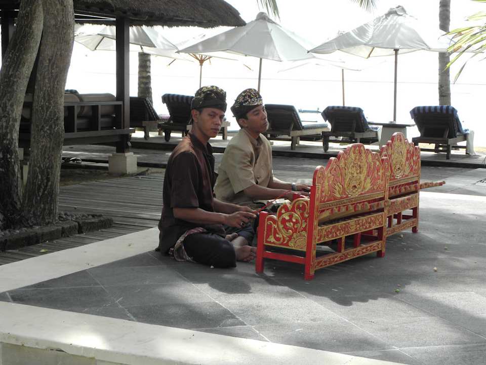 Gamelanspieler Puri Santrian