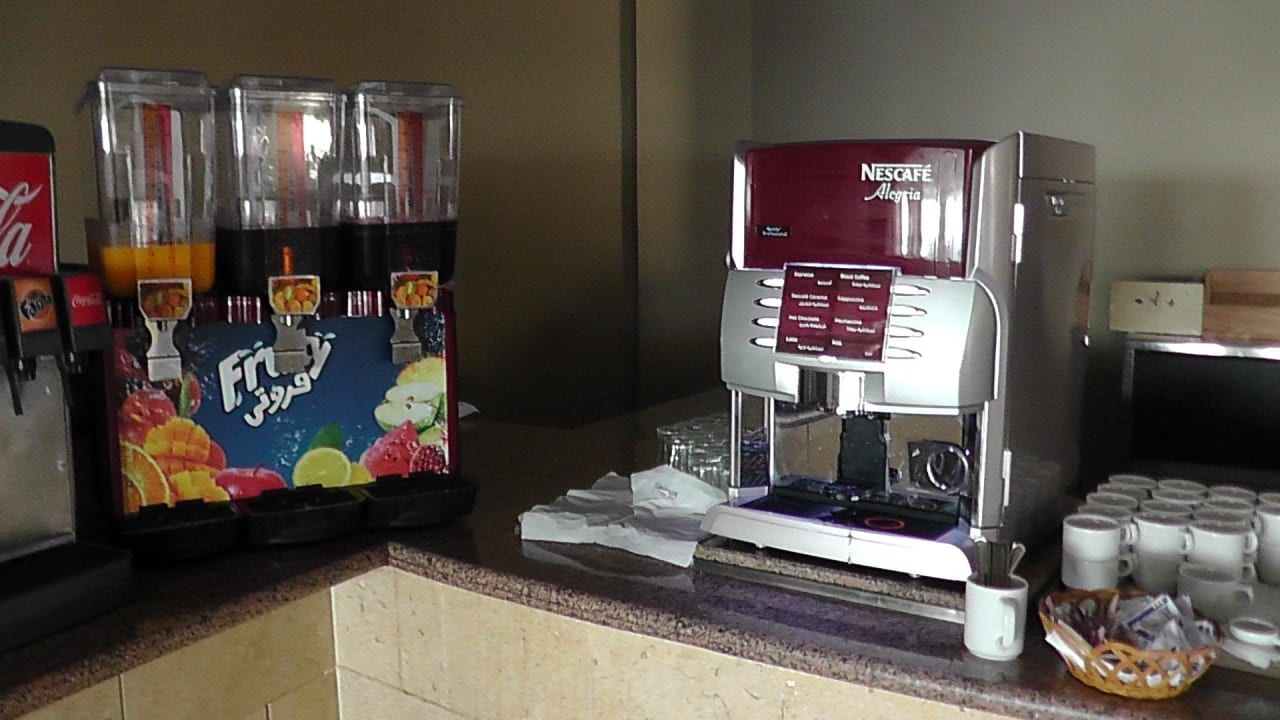 Kaffeeautomat im Hauptrestaurant Three Corners Equinox Beach Resort