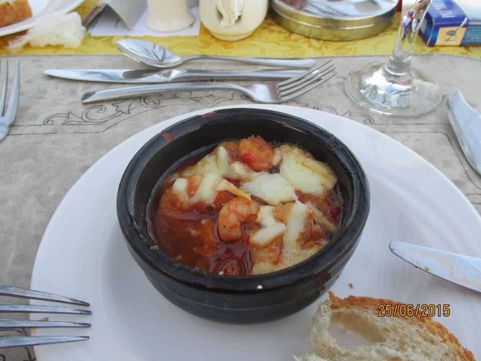 Fisch essen am Strand Hotel Yetkin