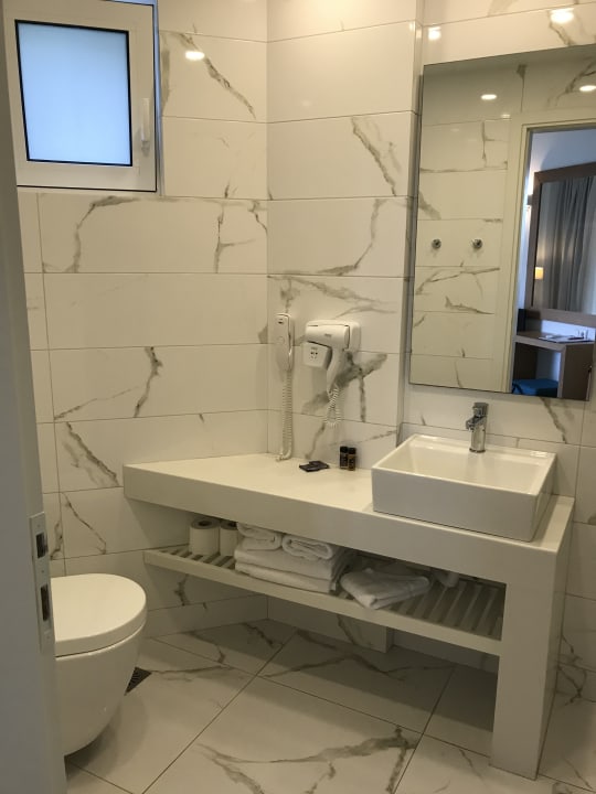 Zimmer Maritimo Beach Hotel