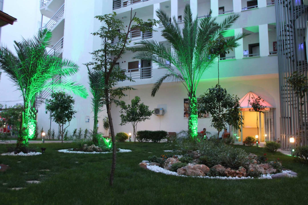 Garden View with lights Hotel Ulaslar