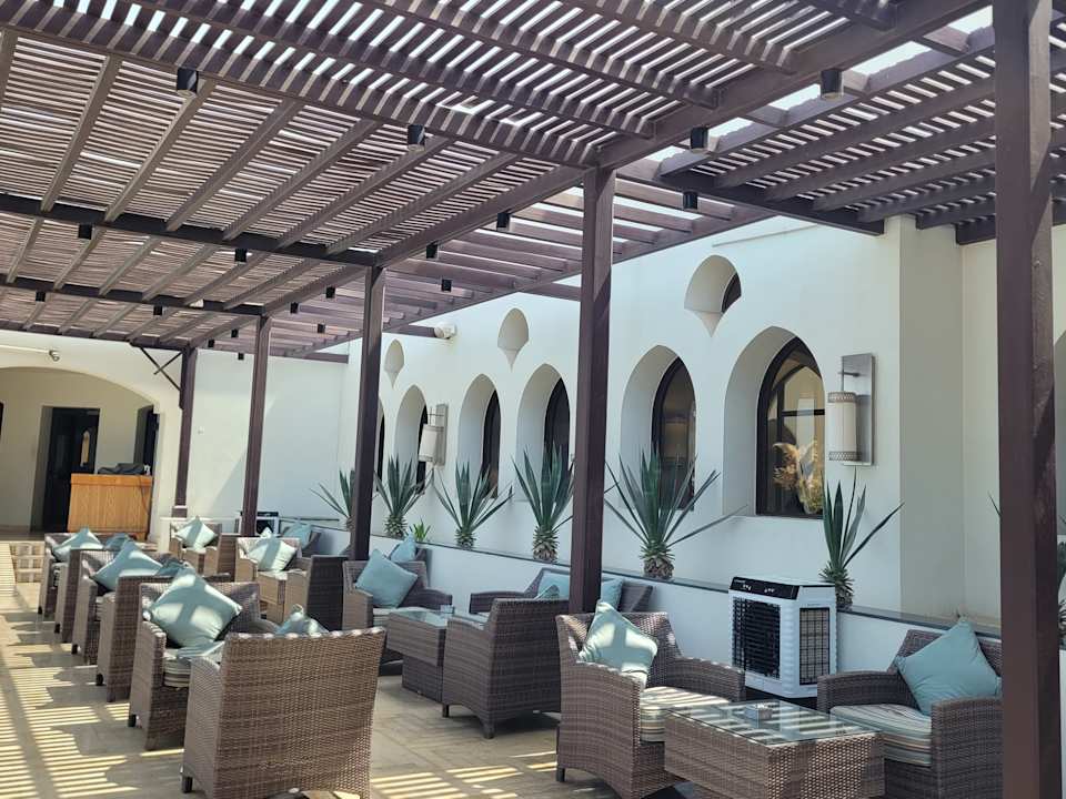 Gastro The Cove Rotana Resort