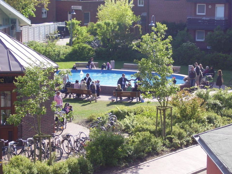 Blick zum Schiffchenteich am Kurplatz Hotel Friesenhof