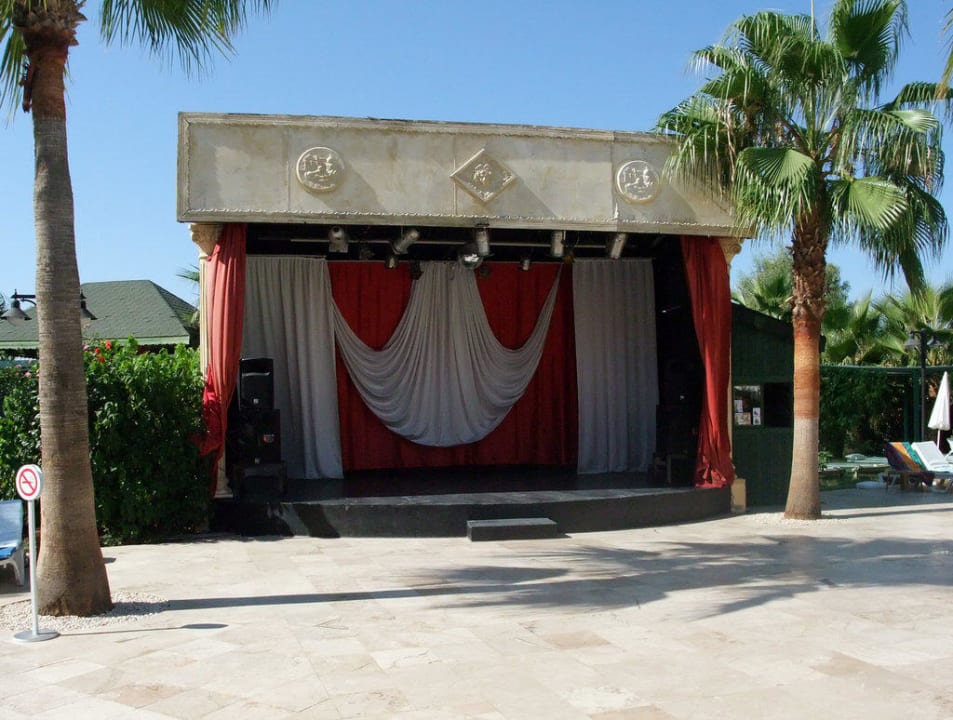 Animationsbühne Royal Atlantis Beach Hotel