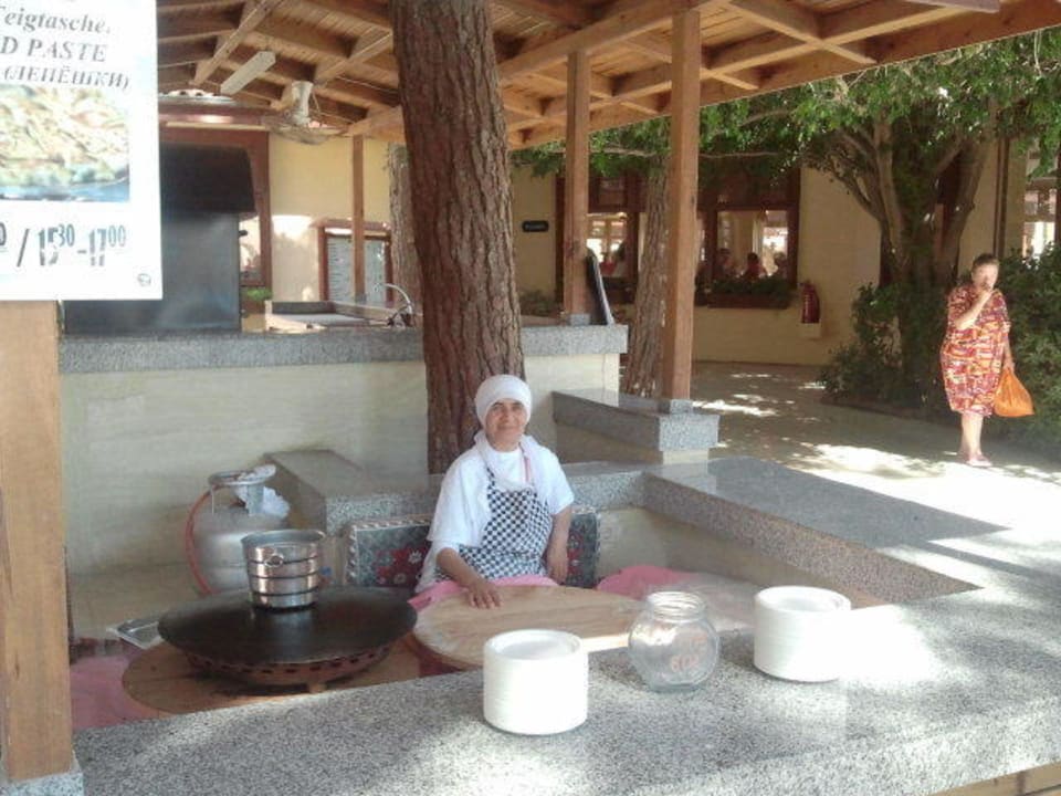 Das Sofa, eine bewundernswerte Frau Ulusoy Kemer Holiday Club