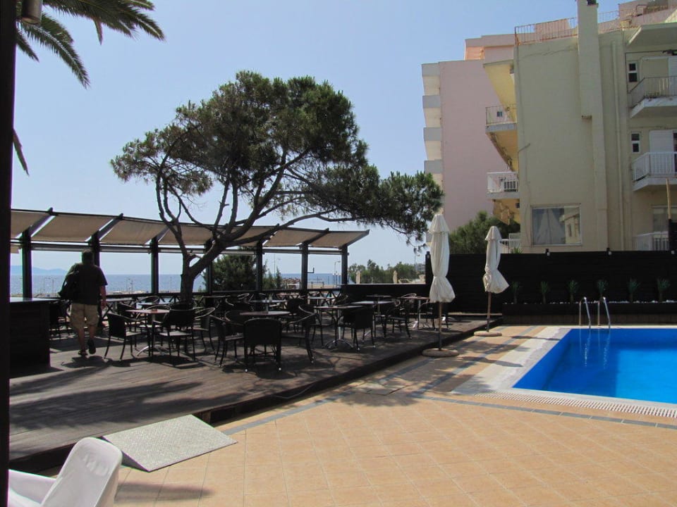 Frühstücksterrasse Hotel Mati