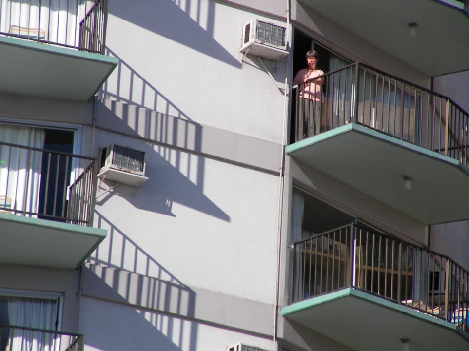 Balkon zur Straße,Strand u. Meer  Hotel Aston Waikiki Circle
