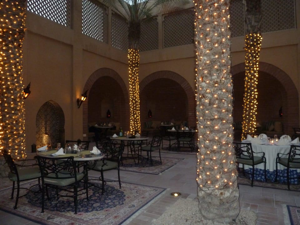 Innenhof The Rotisserie Arabian Court at One&Only Royal Mirage