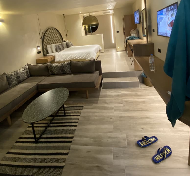 Zimmer Petousis Hotel & Suites