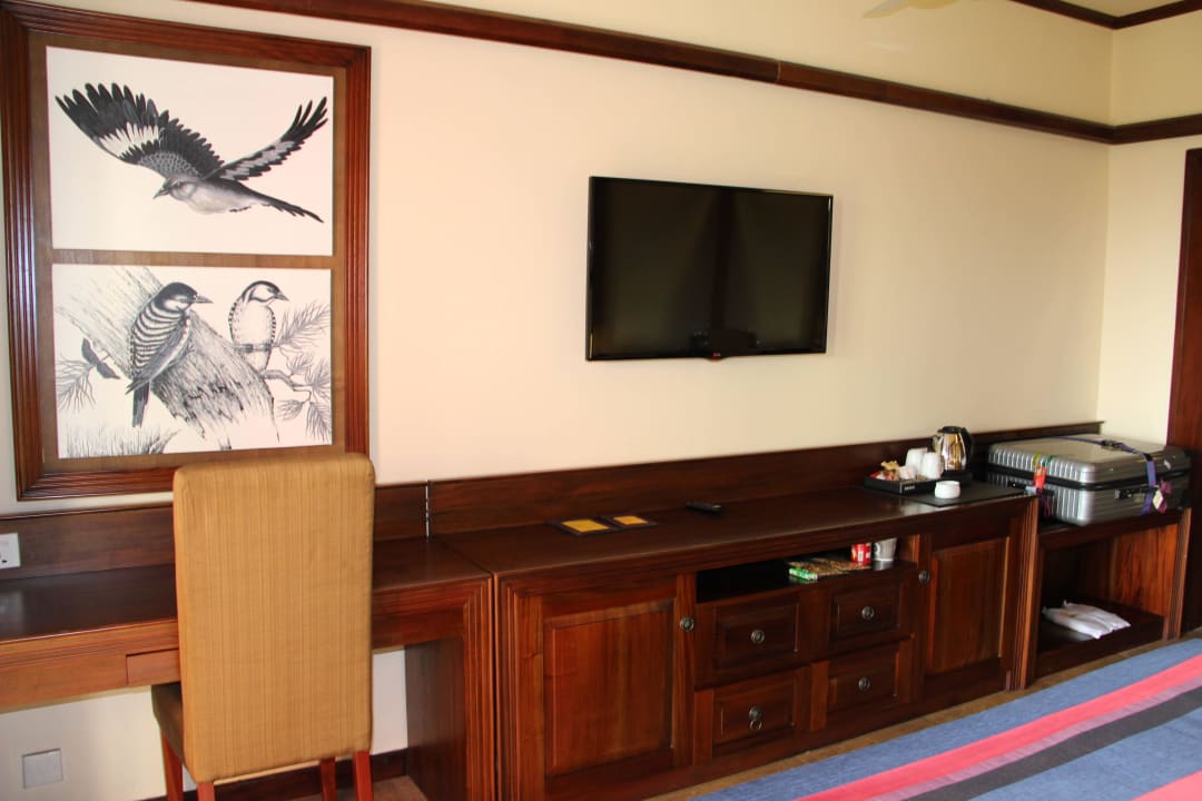 Minibar, TV  Hotel Amaya Hills