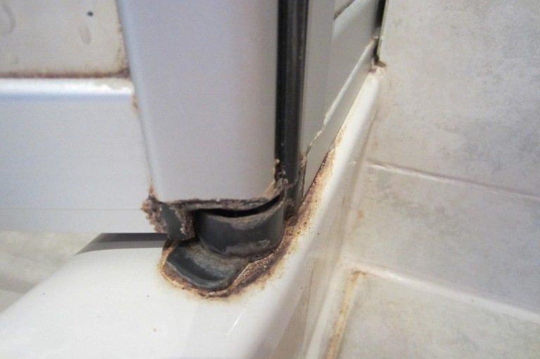 Bad/Duschwand Hotel Waldhorn