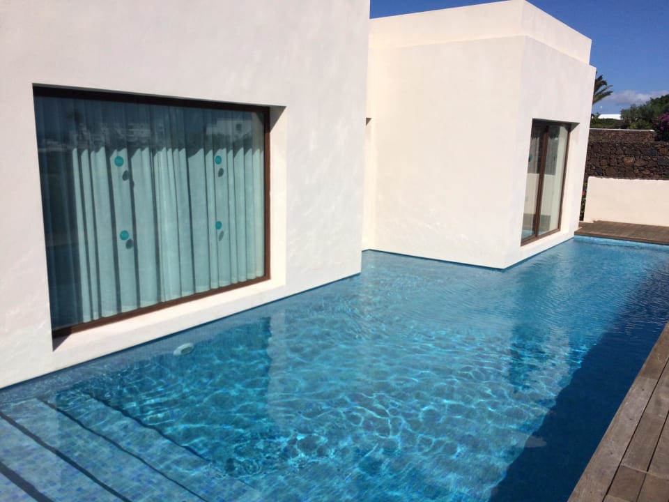 Riesiger Pool Alondra Villas & Suites