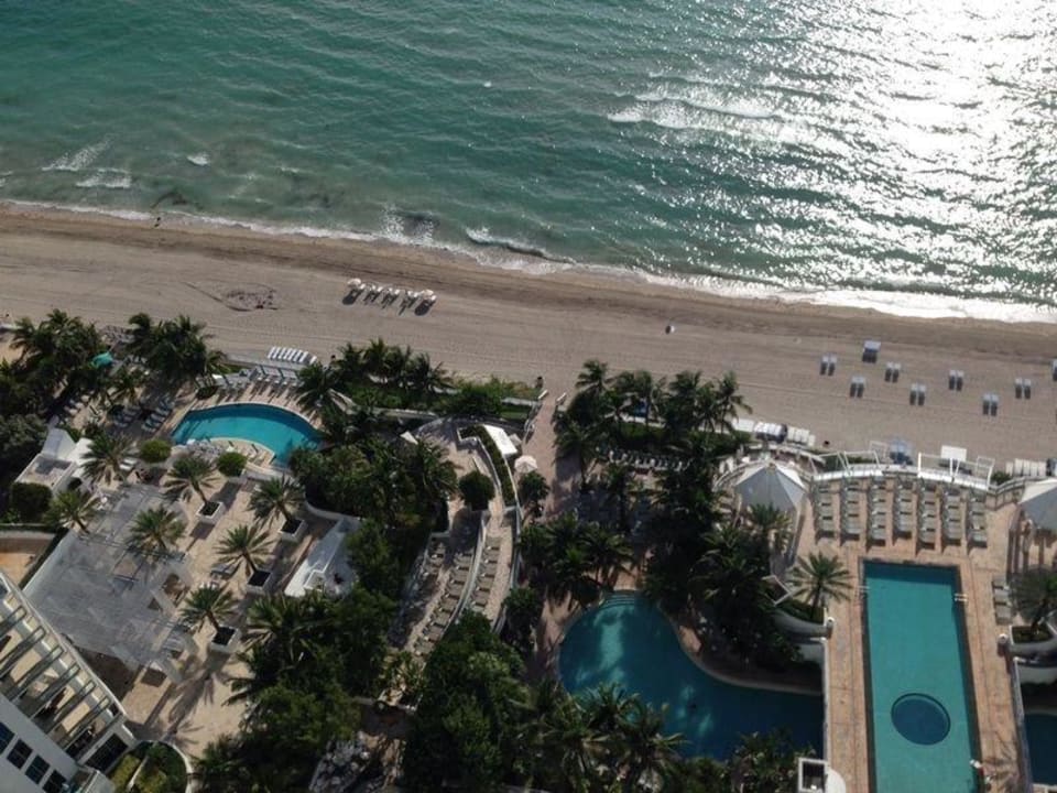 Pool von Stock 27 Diplomat Resort & Spa Hollywood, Curio Collection by Hilton