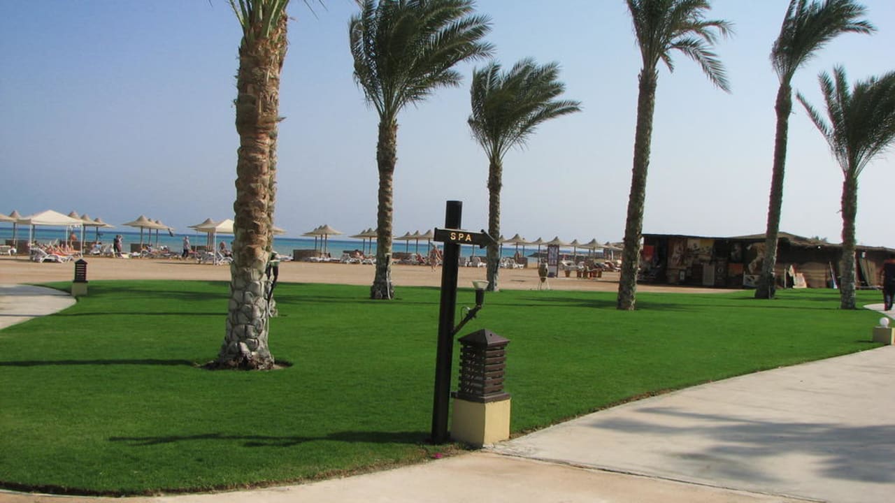 Пляж отеля Stella Beach Resort & Spa Makadi Bay