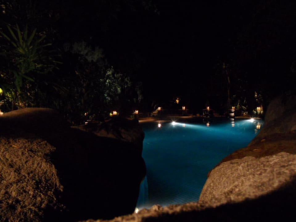 Pool nachts beleuchtet Khao Lak Merlin Resort
