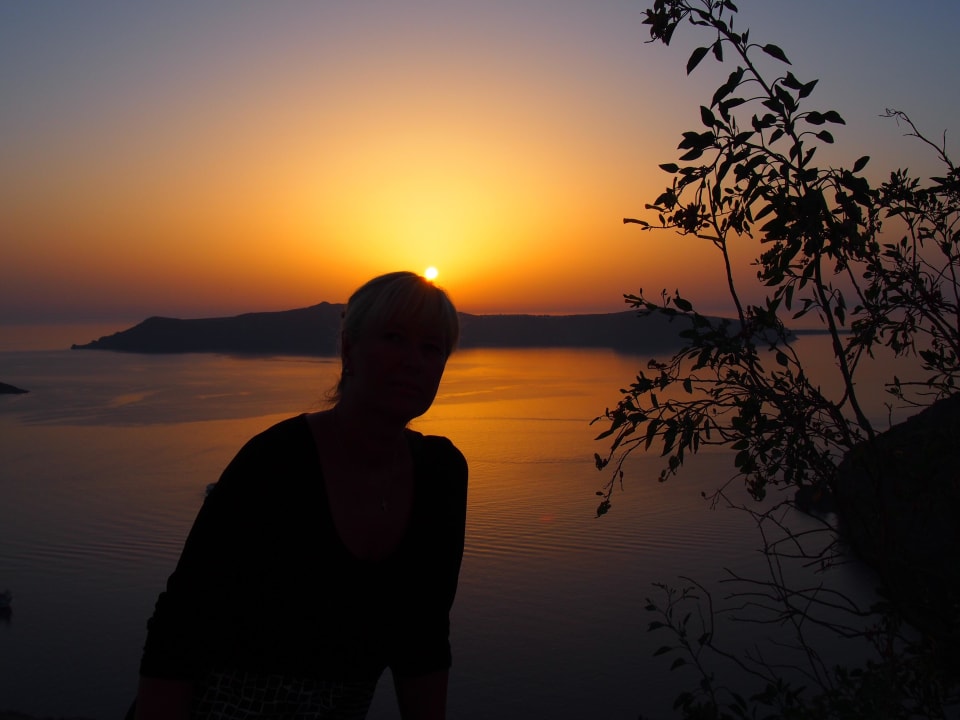 Blick bei Nacht oberhalb des Hotels Hotel Agali Houses
