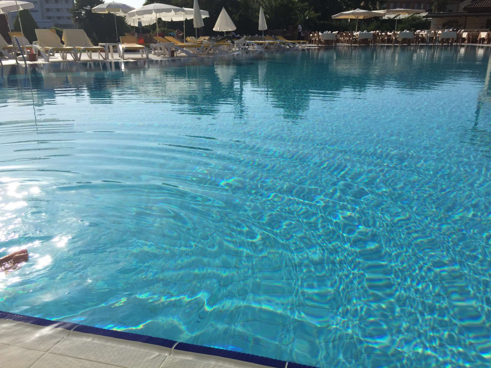 Pool Hotel Victory Resort