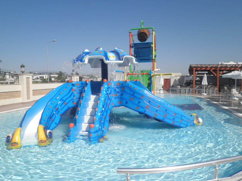 Kinderpool - leider eiskaltes Wasser Kirman Belazur Resort & Spa