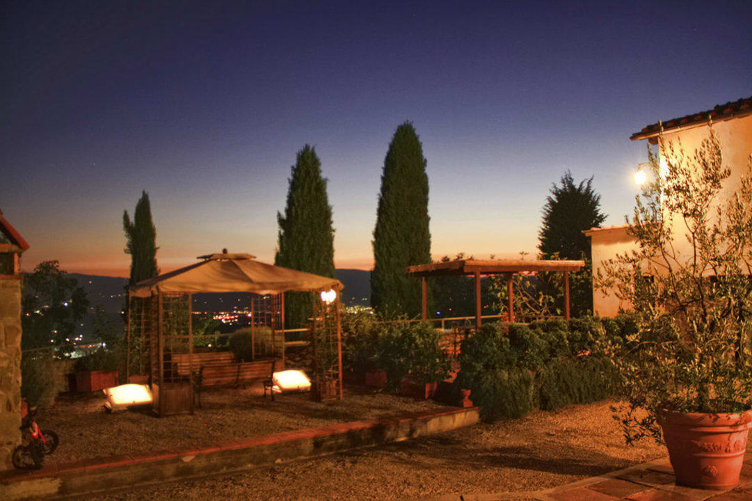 Sunset at swimming pool Agriturismo Fattoria La Torre