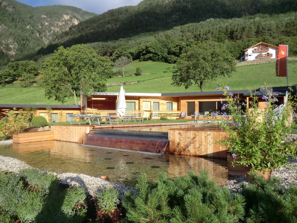 From pool to chalets and mountains Hotel-Chalet Pennhof