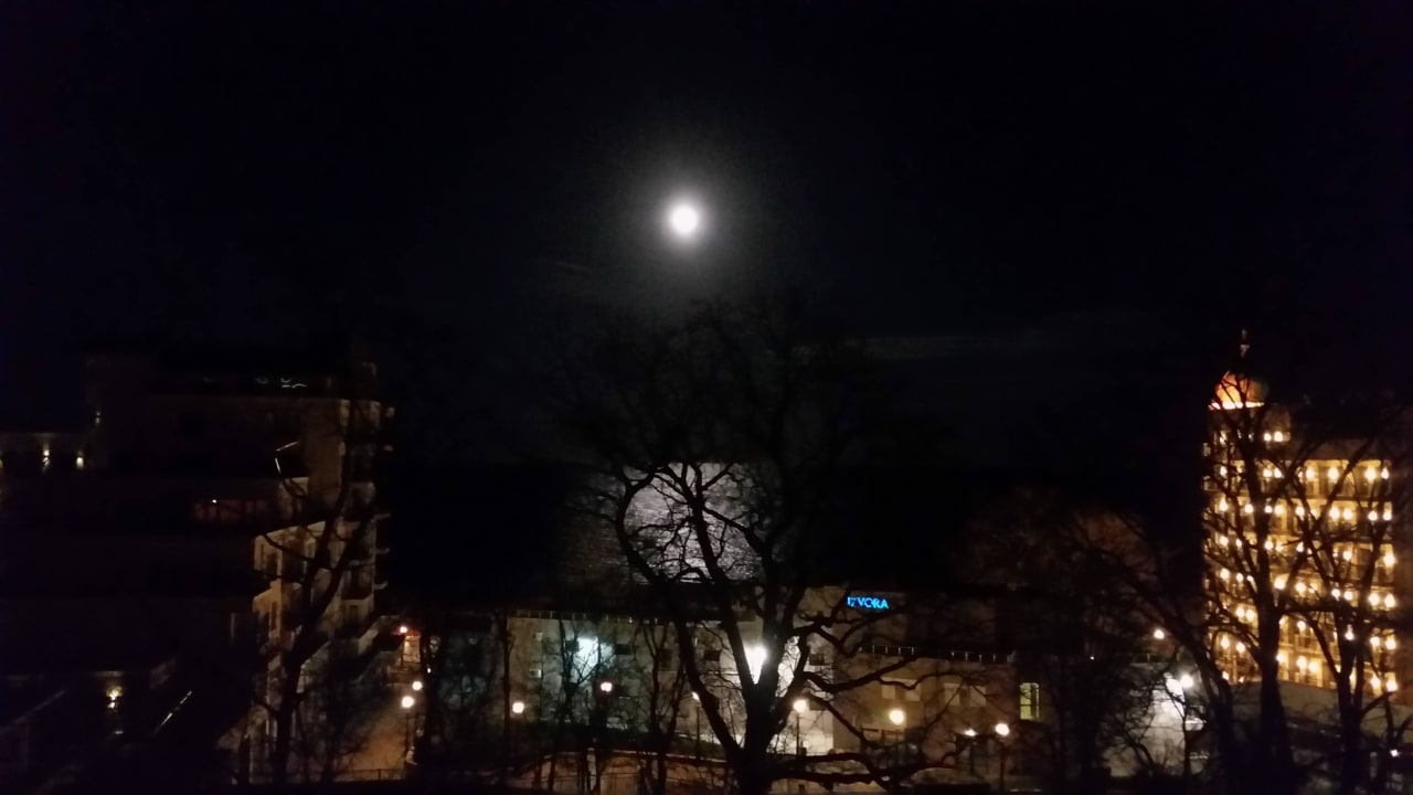 Golden Line Hotel - View at night - Black Sea Aparthotel Golden Line