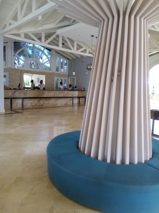 Lobby Wyndham Alltra Samana