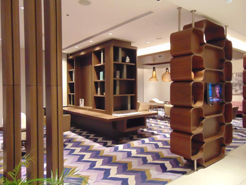 Lobby Hampton By Hilton Dubai Airport