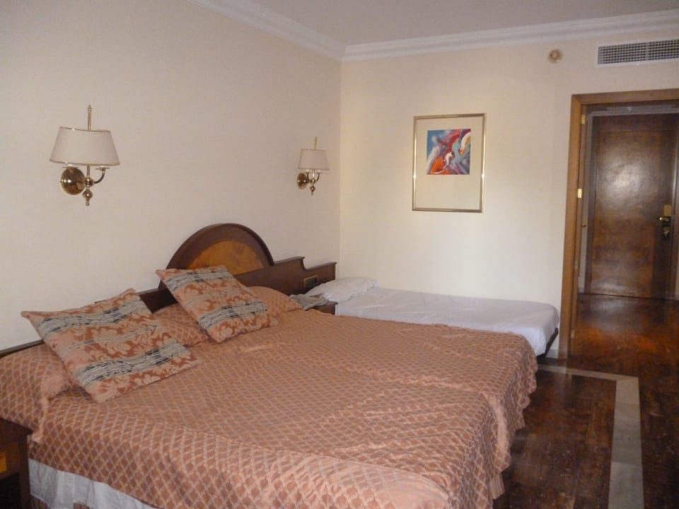 Schlafzimmer Hotel Serrano Palace