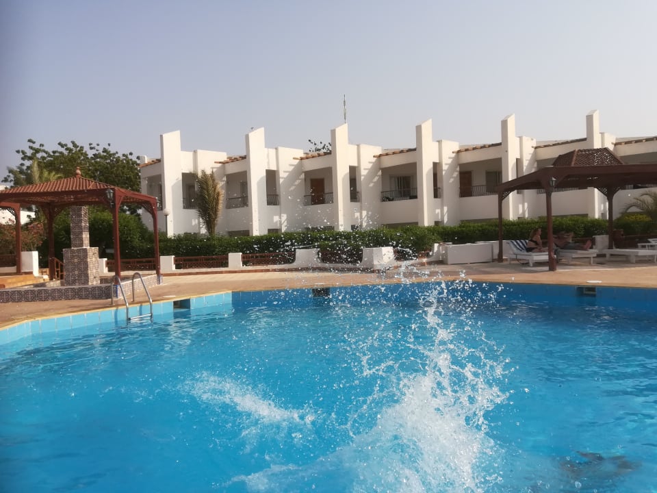 Pool Menaville Safaga