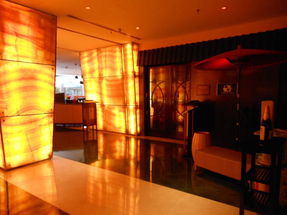 Flur / Bar Crowne Plaza - Shenzhen Futian, an IHG Hotel