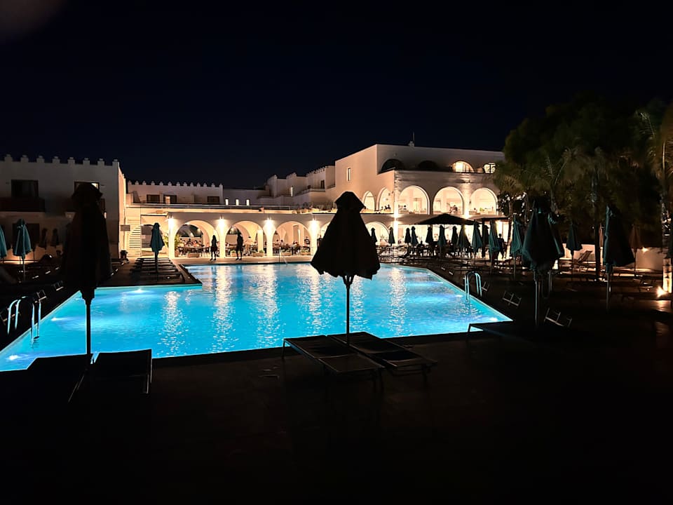Pool Blue Sea Island