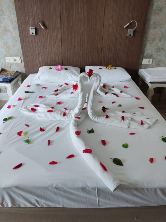 Zimmer Port Side Resort Hotel