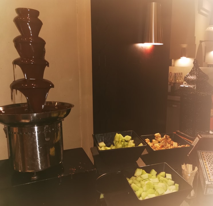 Gastro The Cove Rotana Resort