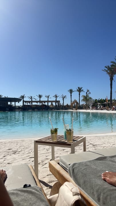 Pool Lago Hotel