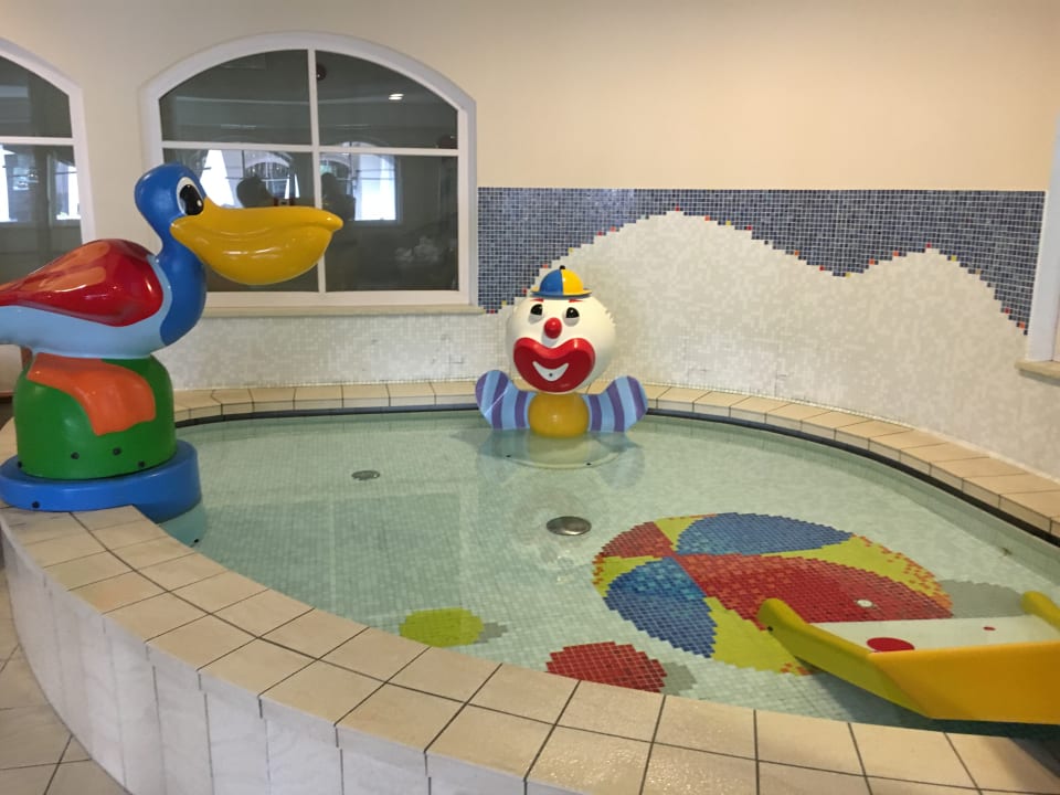 Pool TYROL family retreat