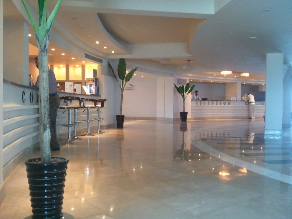 Bar in der Lobby Coral Sun Beach