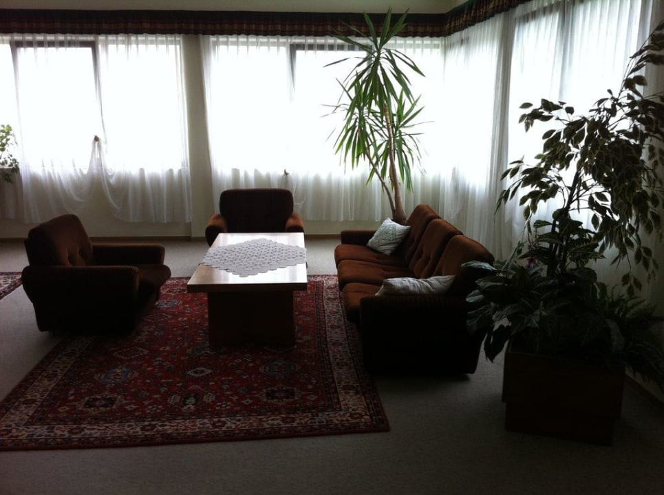 Lobby Erster Stock Strandhotel Prüller