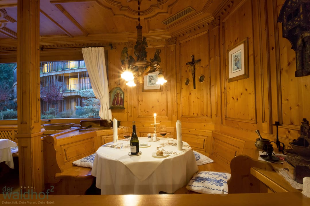 Stube - Hotel Der Waldhof bei Meran, Südtirol Hotel Der Waldhof