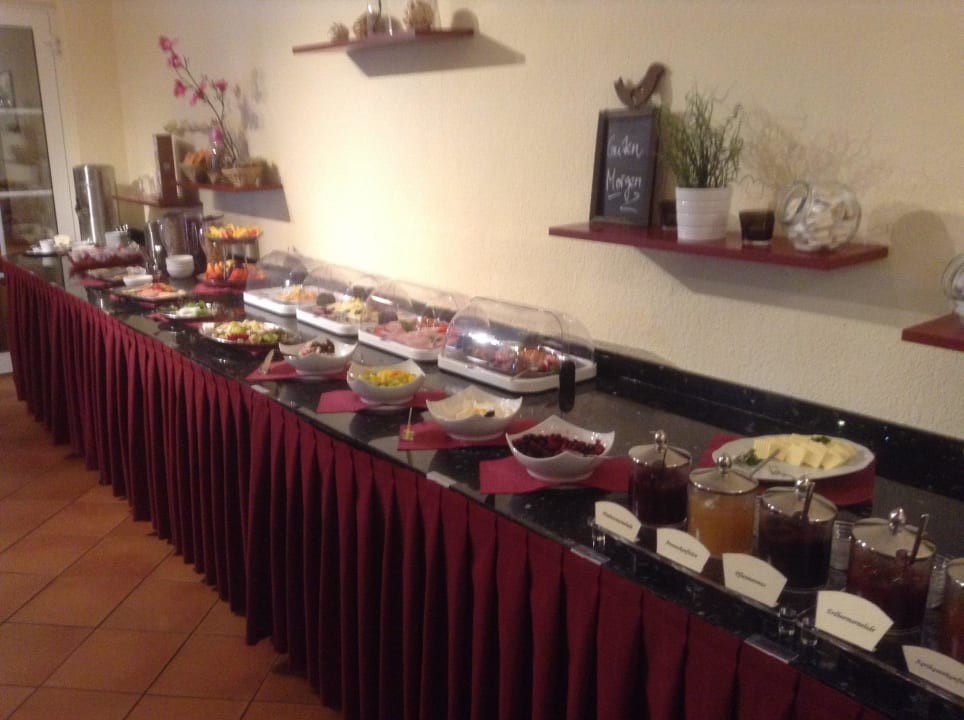 Frühstücksbuffet - lecker - Hotel ElbRivera Alt Prester
