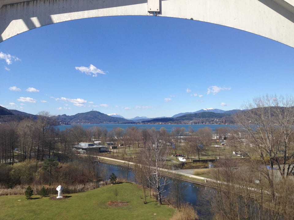 Ausblick zum Wörthersee Das Seepark Wörthersee Resort