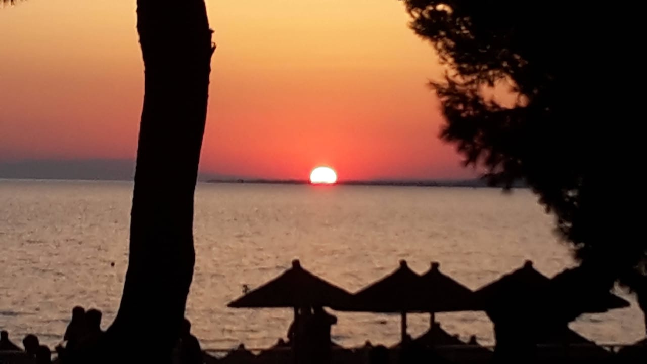 Sonnenuntergang Hotel Portes Beach