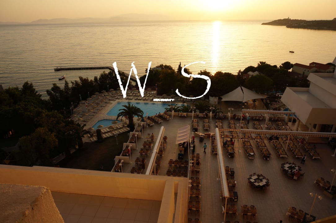 Widok z pokoju przy zachodzie słońca  Hotel Vista Hill