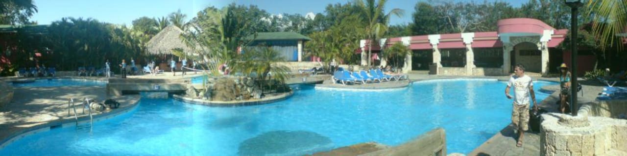 Poollandschaft im Überblick! Emotions By Hodelpa - Juan Dolio All Inclusive