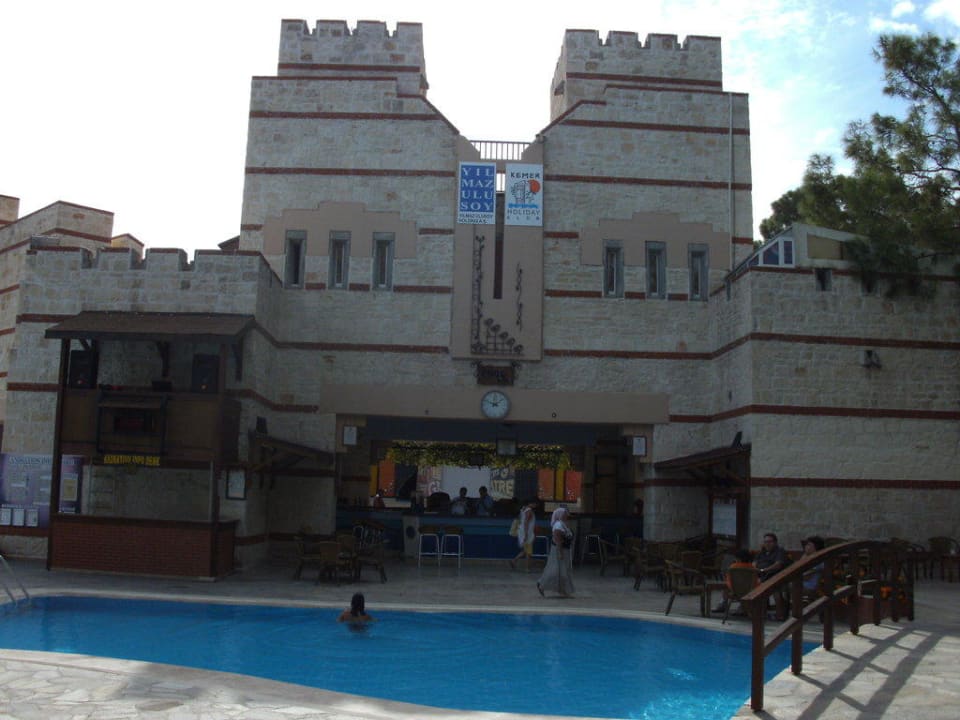Pool mit Blick zur Bar Ulusoy Kemer Holiday Club