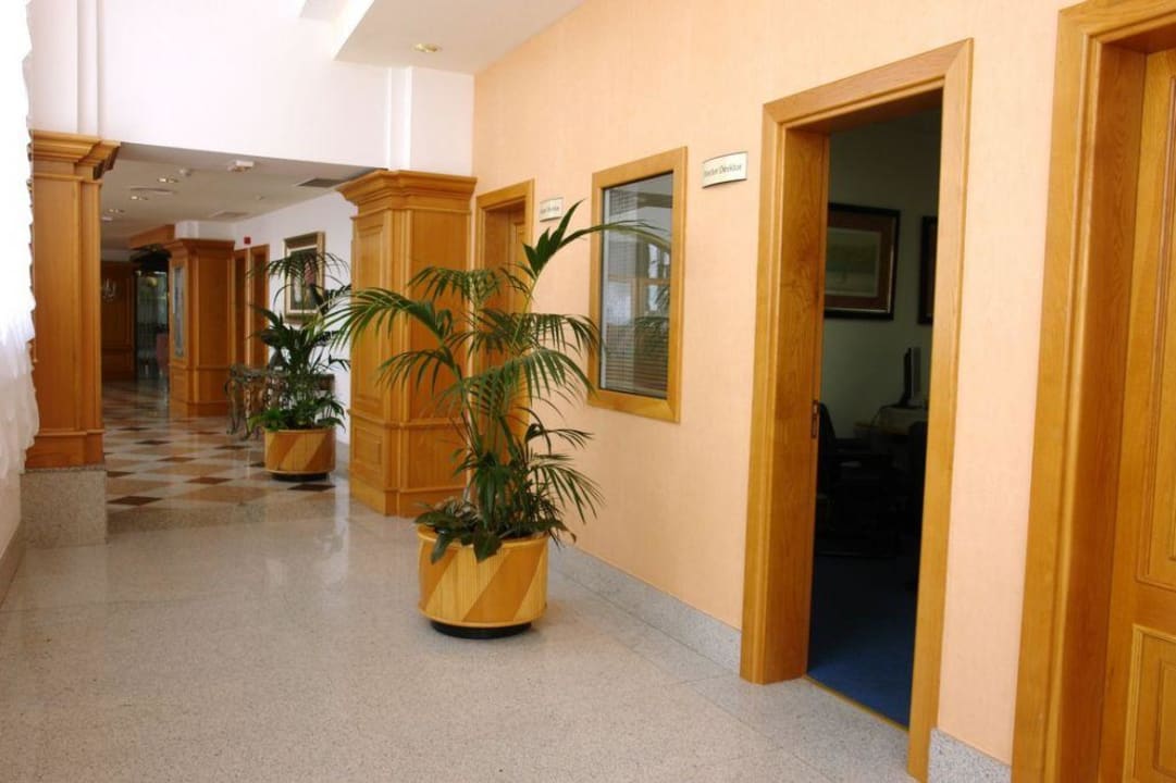 Korytarz prowadzący do recepcji Hotel Riu Palace Maspalomas Adults Only