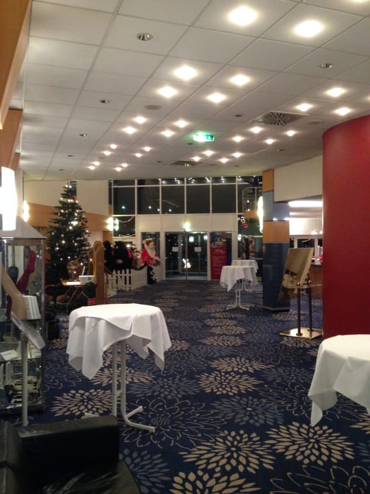 Lobby eben Hotel Arvena Kongress