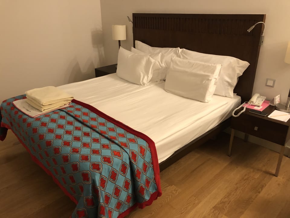 Zimmer Lara Barut Collection
