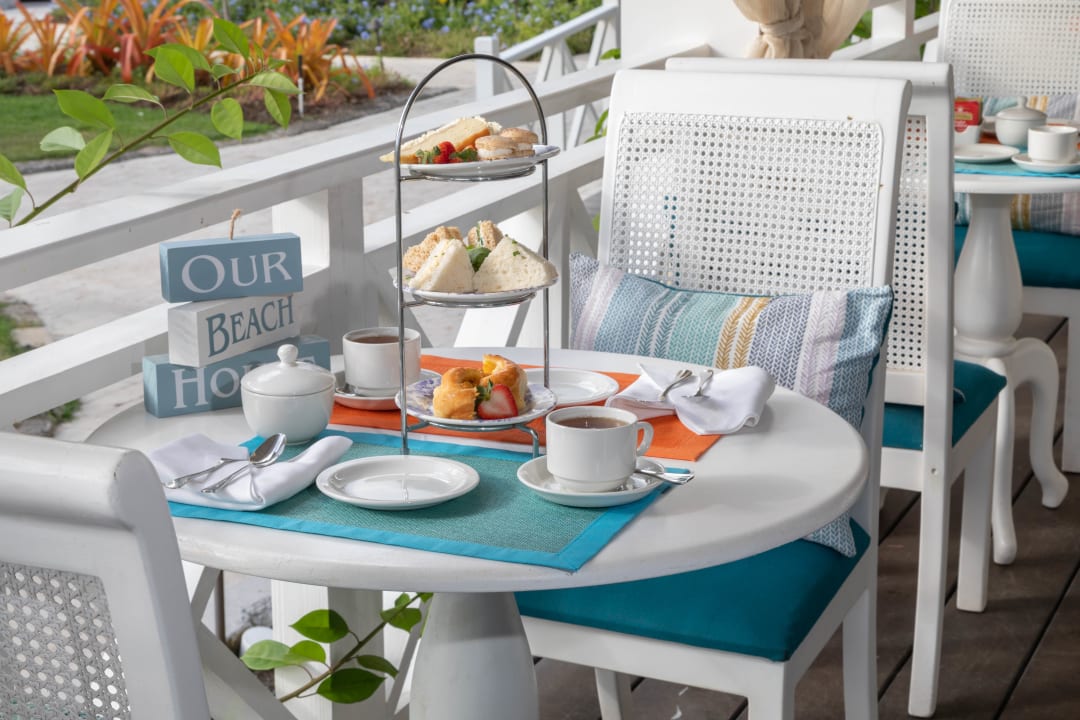 Gastro Sea Breeze Beach House - All Inclusive