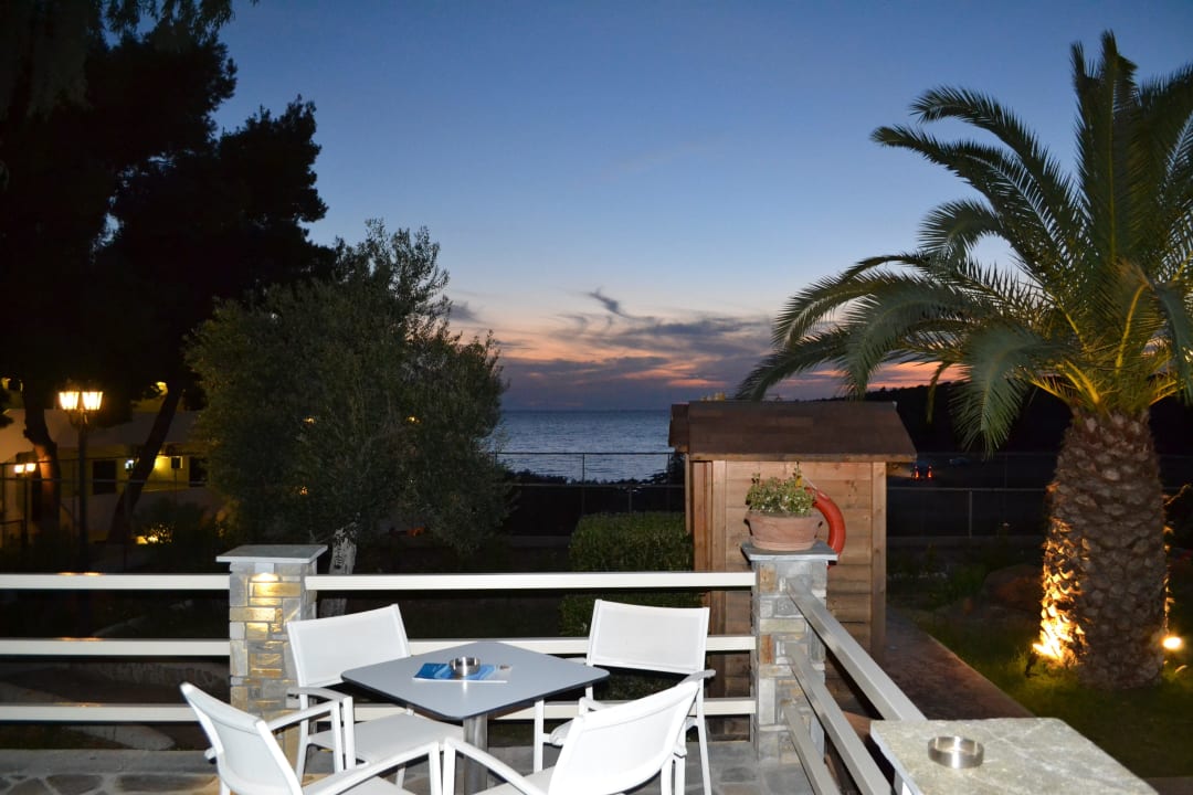 Bei Nacht Blue Dolphin Resort Hotel