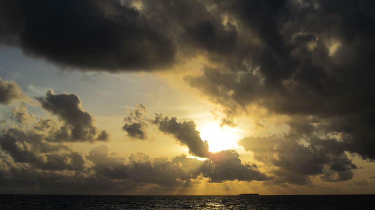 Sonnenuntergang Meeru Maldives Resort Island
